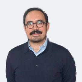 Portrait of Andrés Villaseñor, CTO of Glow Mobility